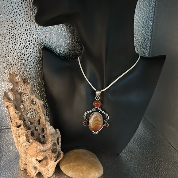 Jewelry - Beautiful Botswana agate/carnelian necklace colorful. 925 bx7-ba4